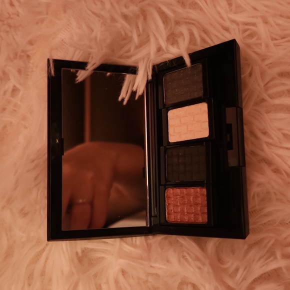 Doucce Freematic Eyeshadow Pro Palette - Picture 3 of 5